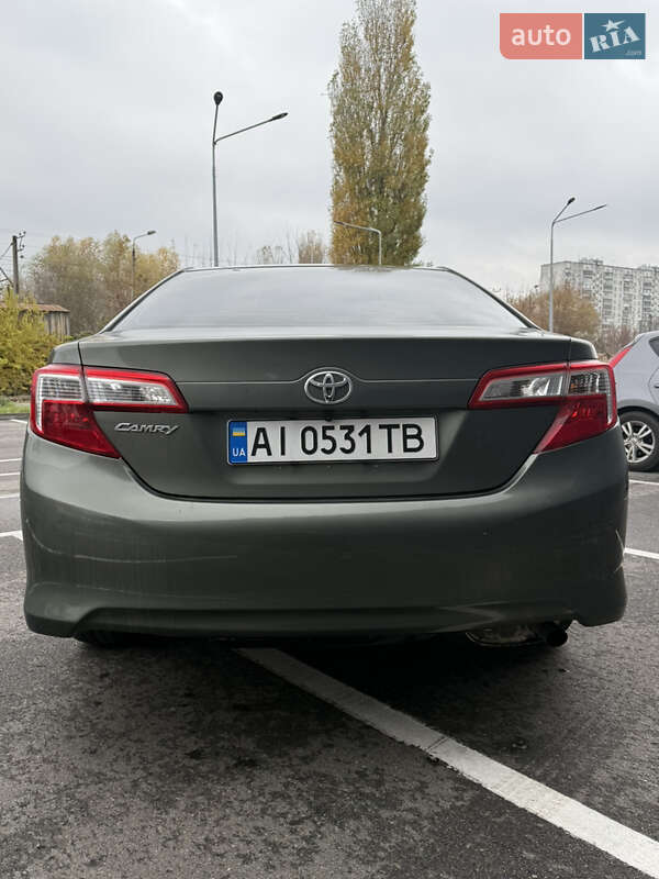 Седан Toyota Camry 2013 в Киеве фото 2 Седан Toyota Camry 2013 в Киеве