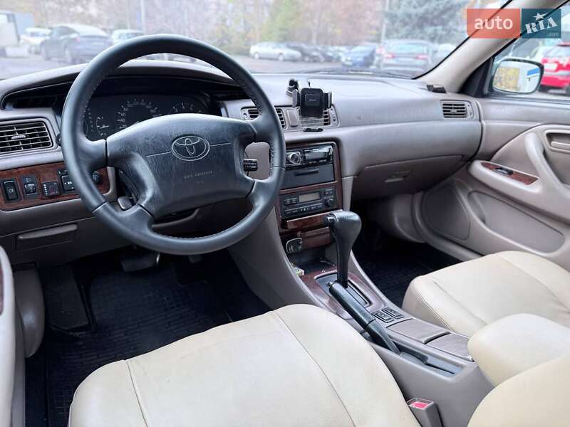 Седан Toyota Camry 1997 в Одессе