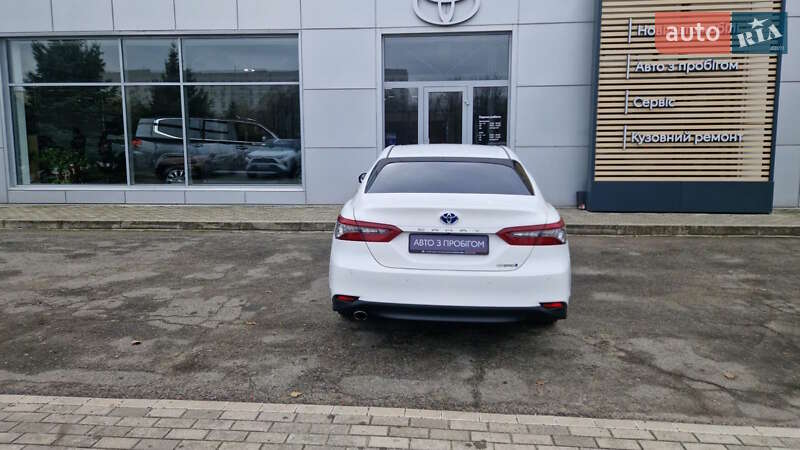 Седан Toyota Camry 2023 в Кропивницком