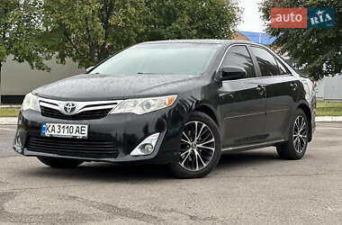Седан Toyota Camry 2014 в Киеве