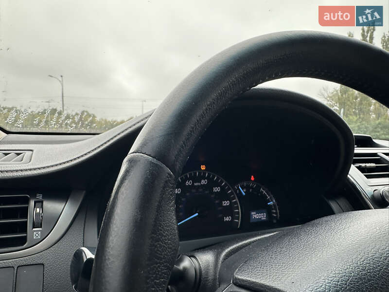 Седан Toyota Camry 2014 в Киеве