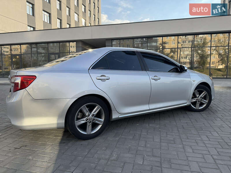 Седан Toyota Camry 2014 в Днепре фото 10 Седан Toyota Camry 2014 в Днепре