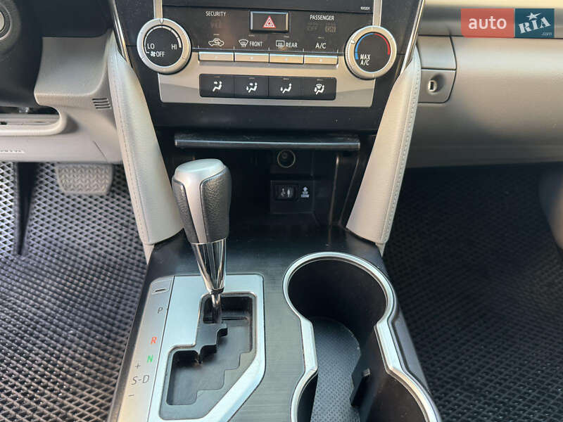 Седан Toyota Camry 2014 в Днепре фото 19 Седан Toyota Camry 2014 в Днепре