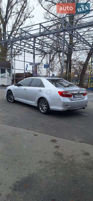 Седан Toyota Camry 2012 в Киеве