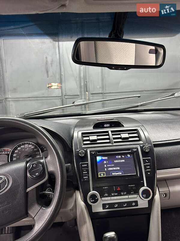 Седан Toyota Camry 2012 в Львове