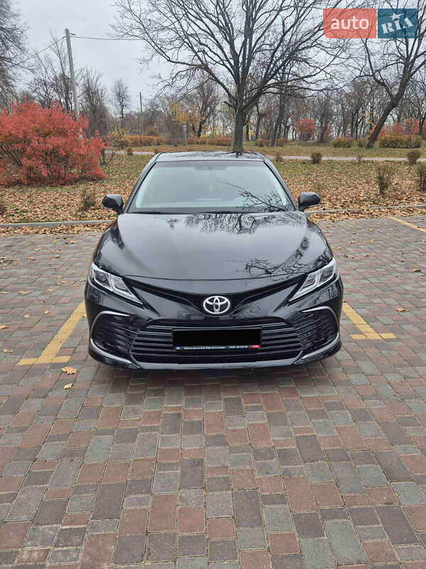 Toyota Camry 2021
