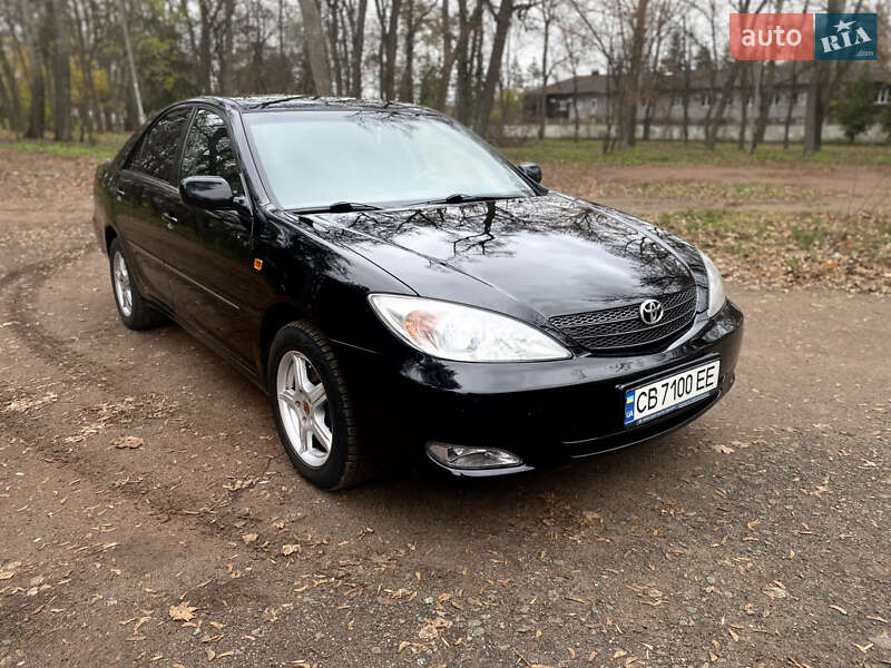 Седан Toyota Camry 2002 в Чернигове