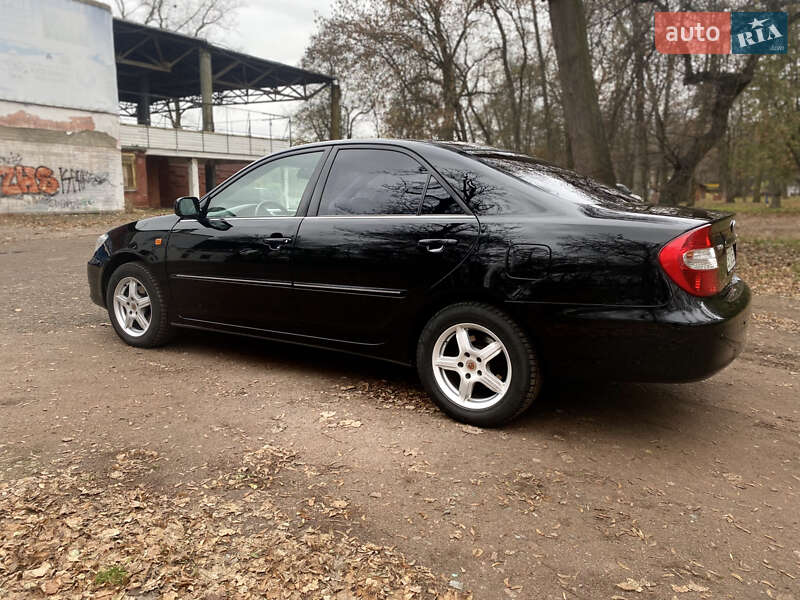 Седан Toyota Camry 2002 в Чернигове