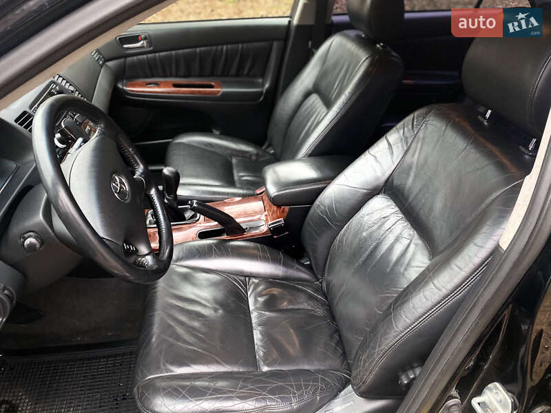 Седан Toyota Camry 2002 в Чернигове