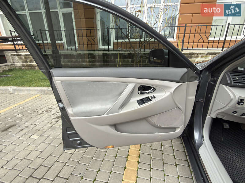 Седан Toyota Camry 2009 в Одессе