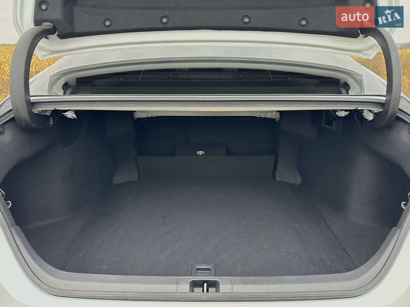 Седан Toyota Camry 2023 в Киеве фото 19 Седан Toyota Camry 2023 в Киеве