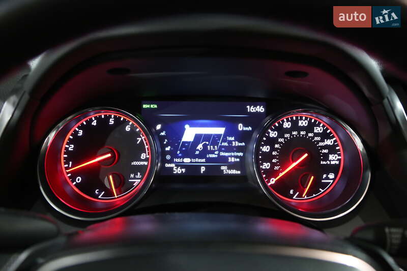 Седан Toyota Camry 2019 в Киеве