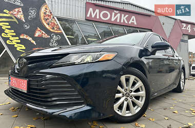 Седан Toyota Camry 2020 в Николаеве