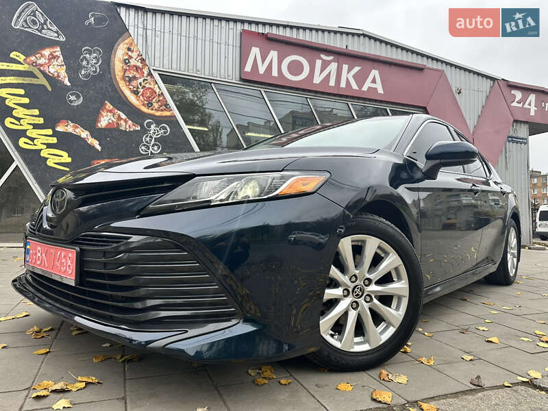 Седан Toyota Camry 2020 в Миколаєві