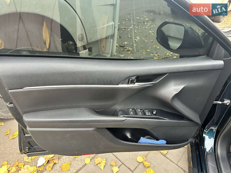 Седан Toyota Camry 2020 в Миколаєві