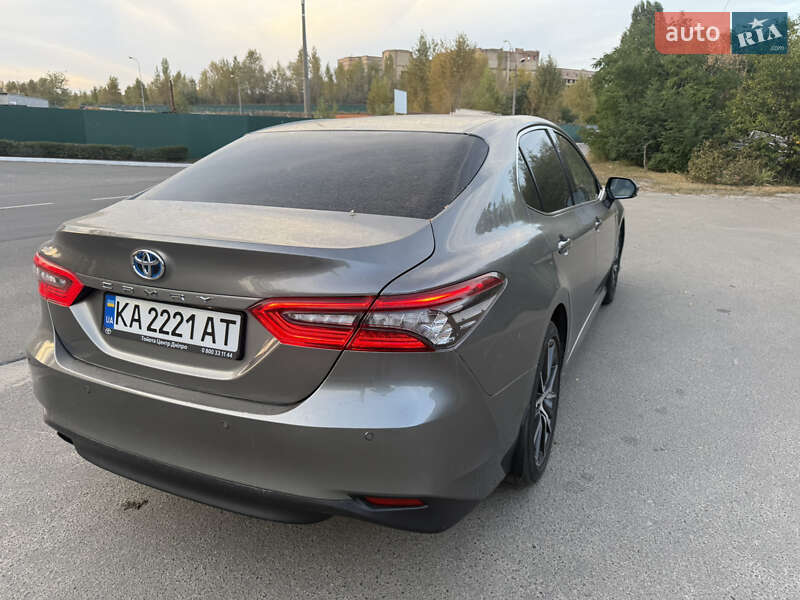 Седан Toyota Camry 2021 в Киеве