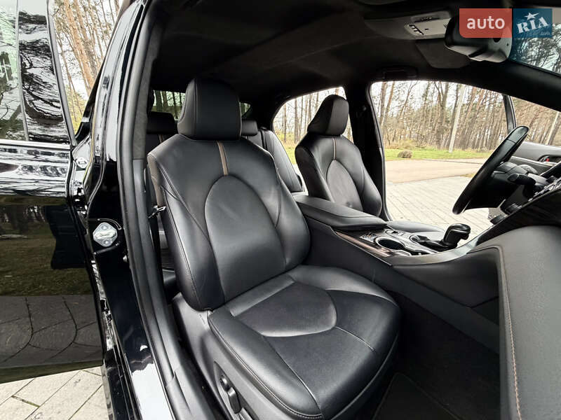 Седан Toyota Camry 2020 в Житомире