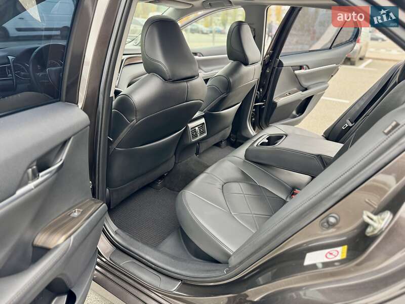 Седан Toyota Camry 2019 в Києві фото 40 Седан Toyota Camry 2019 в Києві