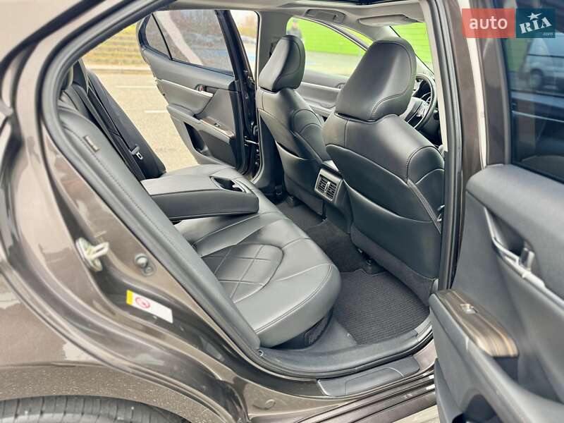 Седан Toyota Camry 2019 в Києві фото 43 Седан Toyota Camry 2019 в Києві
