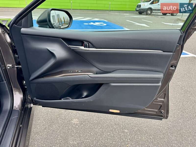 Седан Toyota Camry 2019 в Києві фото 49 Седан Toyota Camry 2019 в Києві
