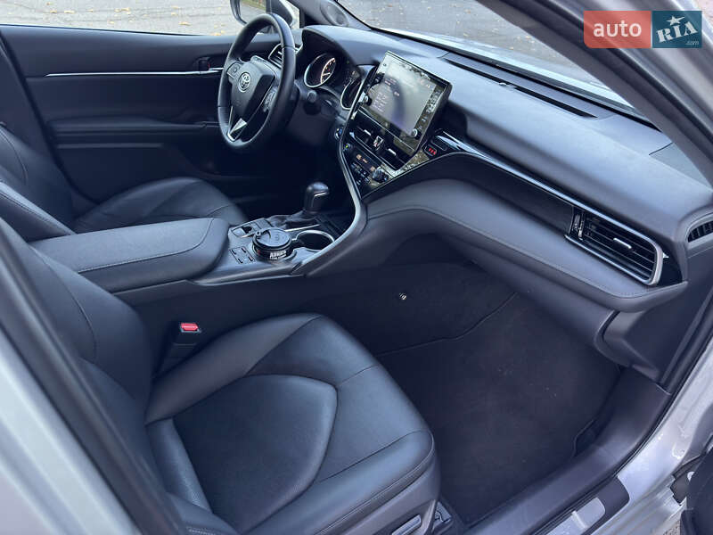 Седан Toyota Camry 2021 в Днепре