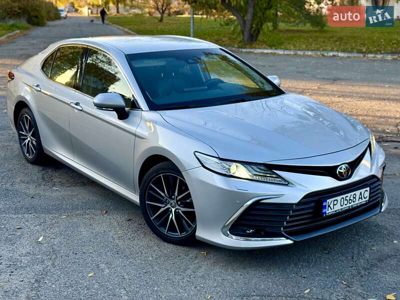 Седан Toyota Camry 2021 в Днепре