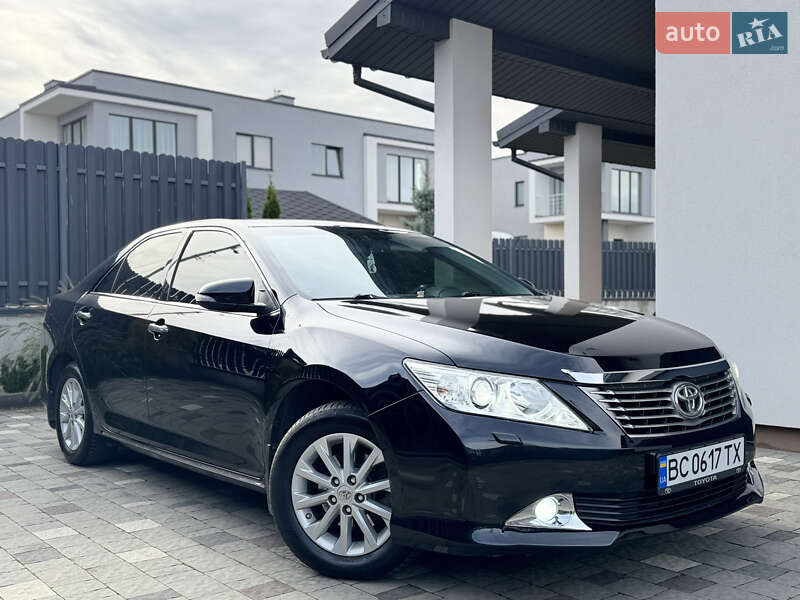 Седан Toyota Camry 2012 в Львове