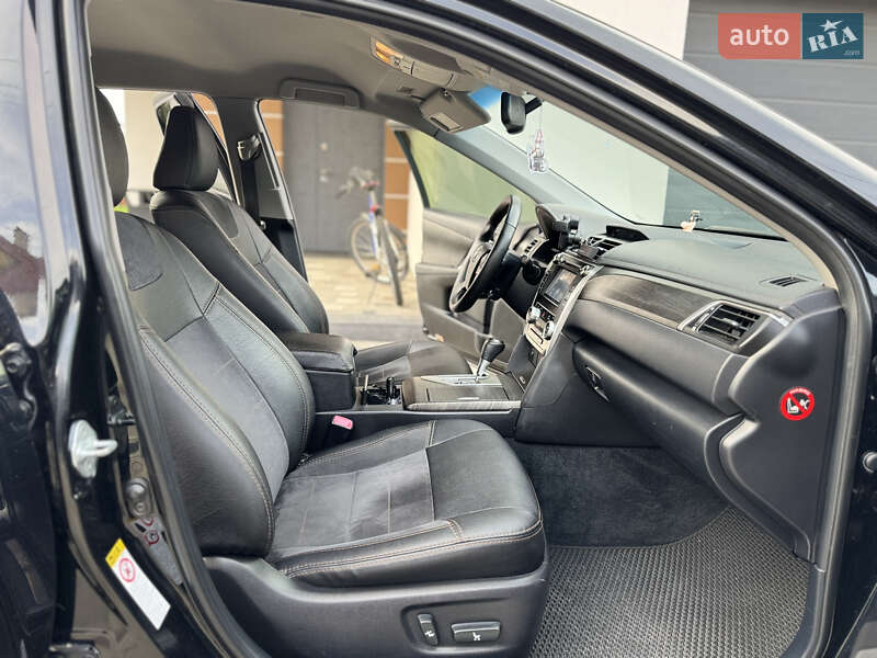 Седан Toyota Camry 2012 в Львове