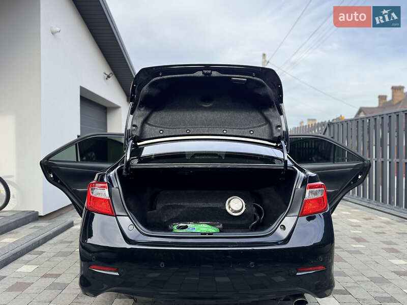 Седан Toyota Camry 2012 в Львове