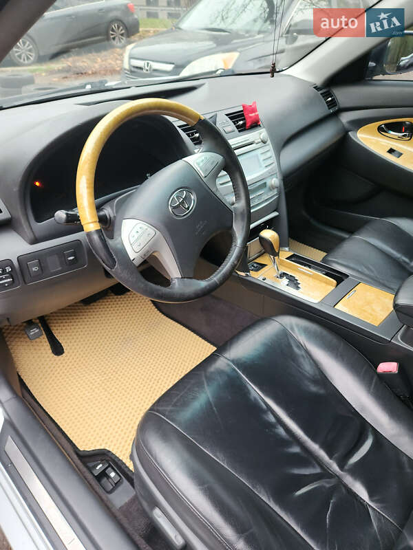 Седан Toyota Camry 2006 в Киеве