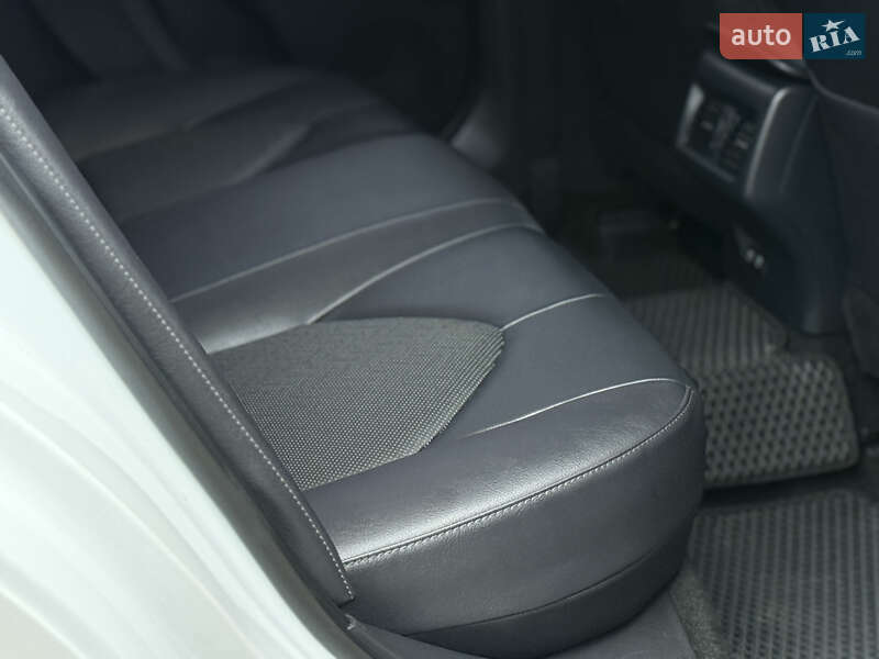 Седан Toyota Camry 2018 в Тернополе фото 34 Седан Toyota Camry 2018 в Тернополе