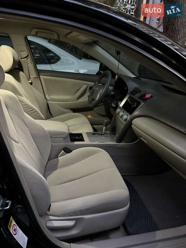 Седан Toyota Camry 2006 в Дніпрі