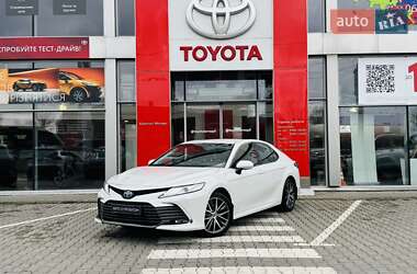 Седан Toyota Camry 2024 в Тернополі