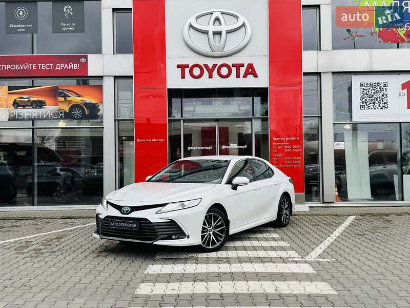 Toyota Camry 2024