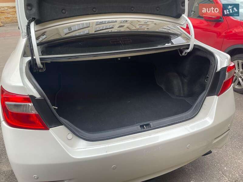 Седан Toyota Camry 2013 в Харькове