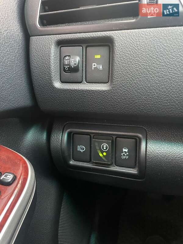 Седан Toyota Camry 2013 в Харькове