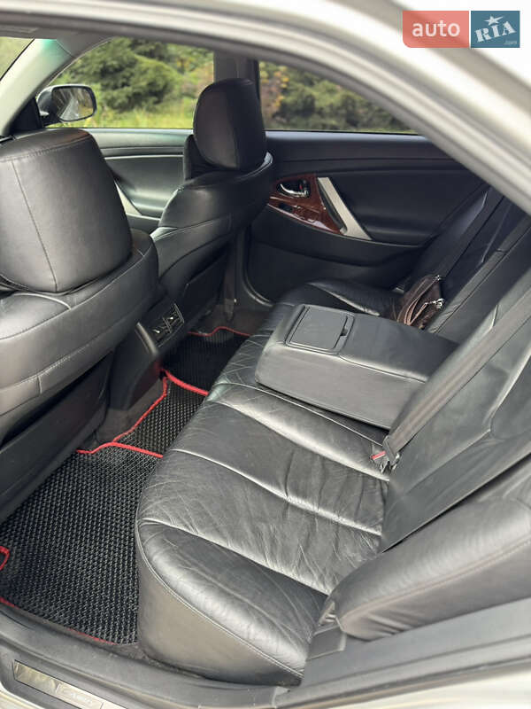 Седан Toyota Camry 2008 в Киеве