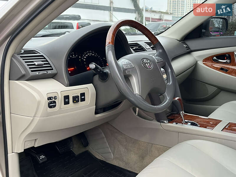 Седан Toyota Camry 2008 в Одессе