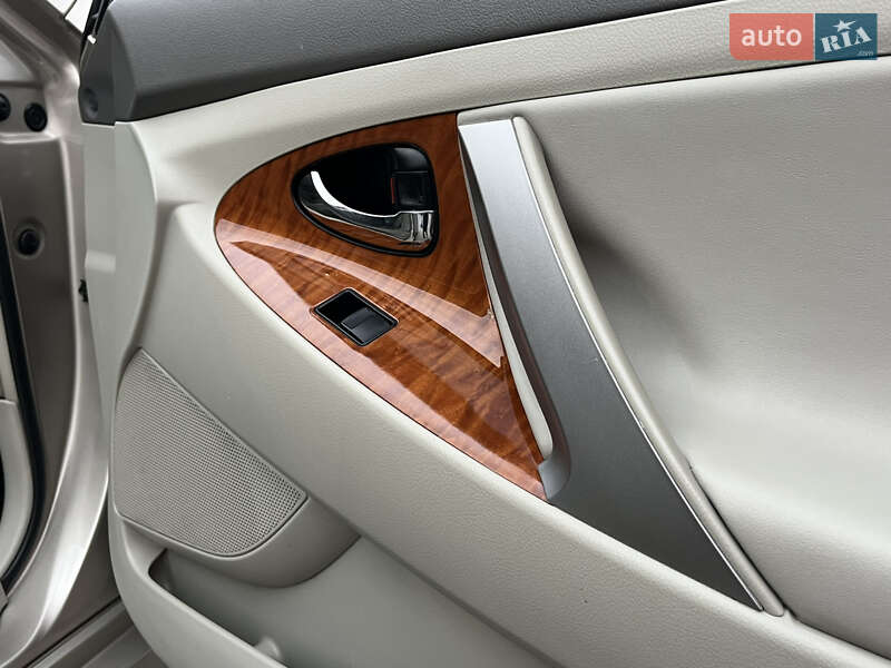 Седан Toyota Camry 2008 в Одессе