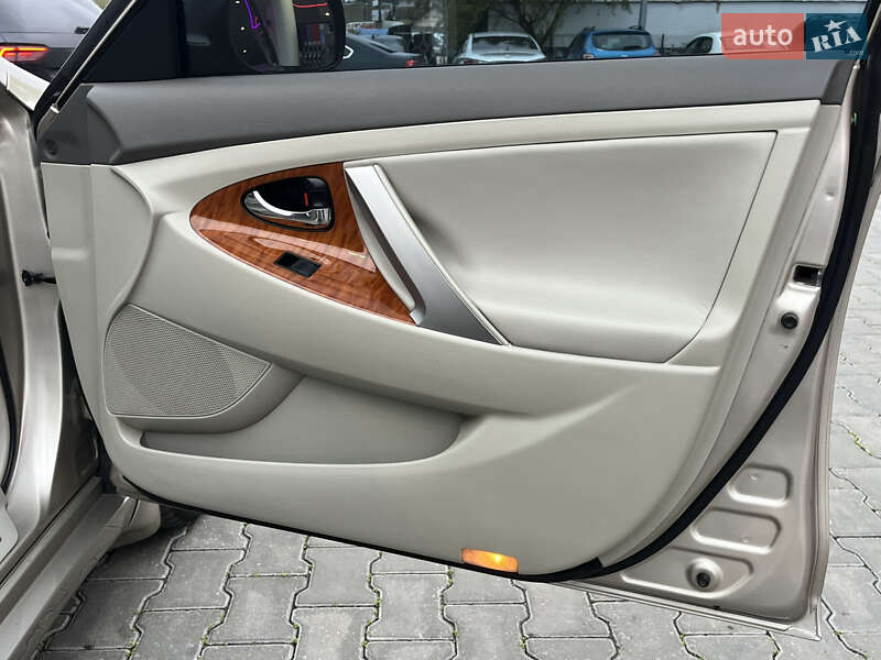 Седан Toyota Camry 2008 в Одессе