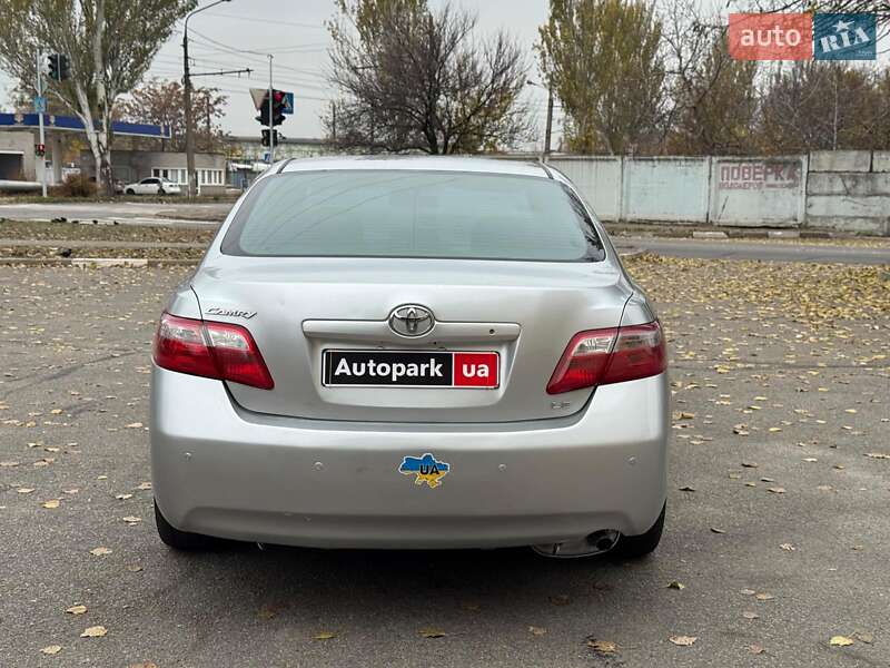 Седан Toyota Camry 2007 в Запорожье