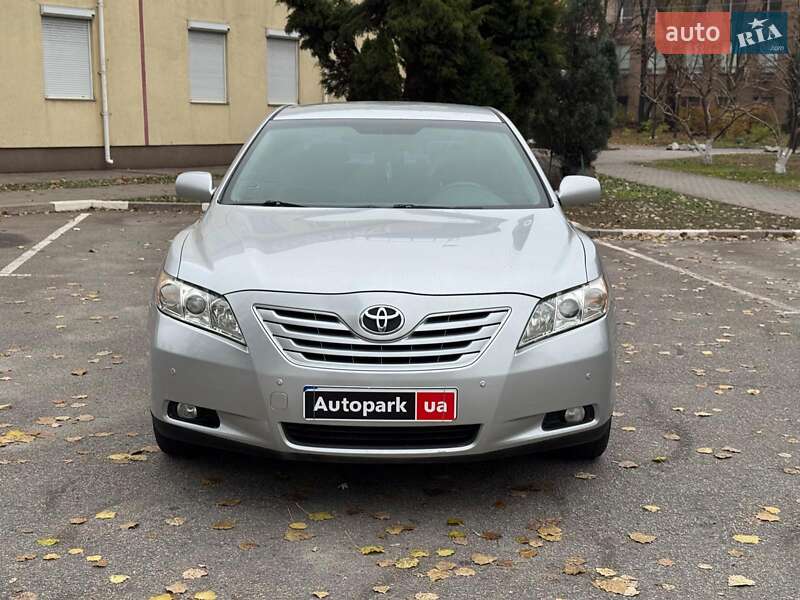 Седан Toyota Camry 2007 в Запорожье