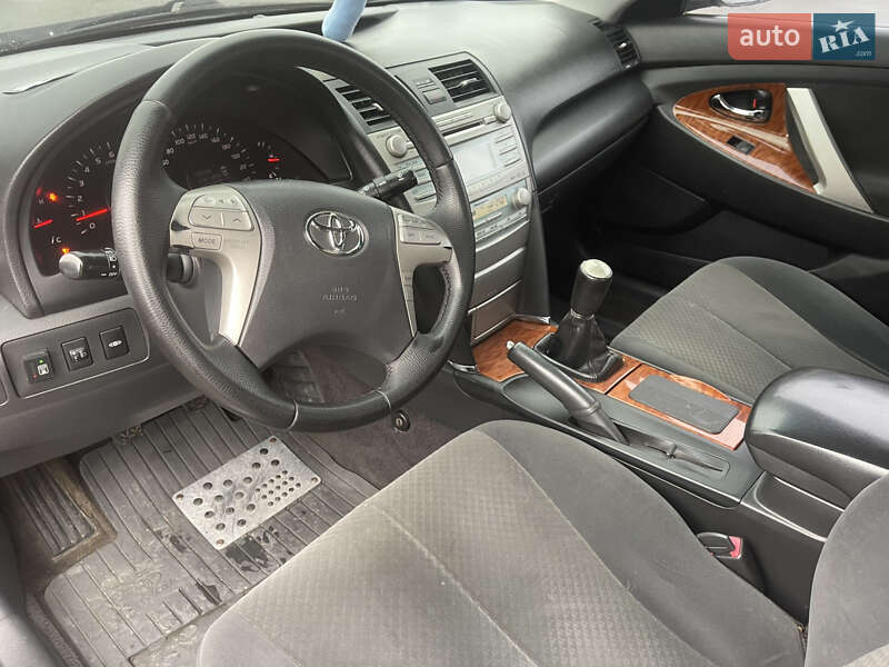 Седан Toyota Camry 2007 в Киеве