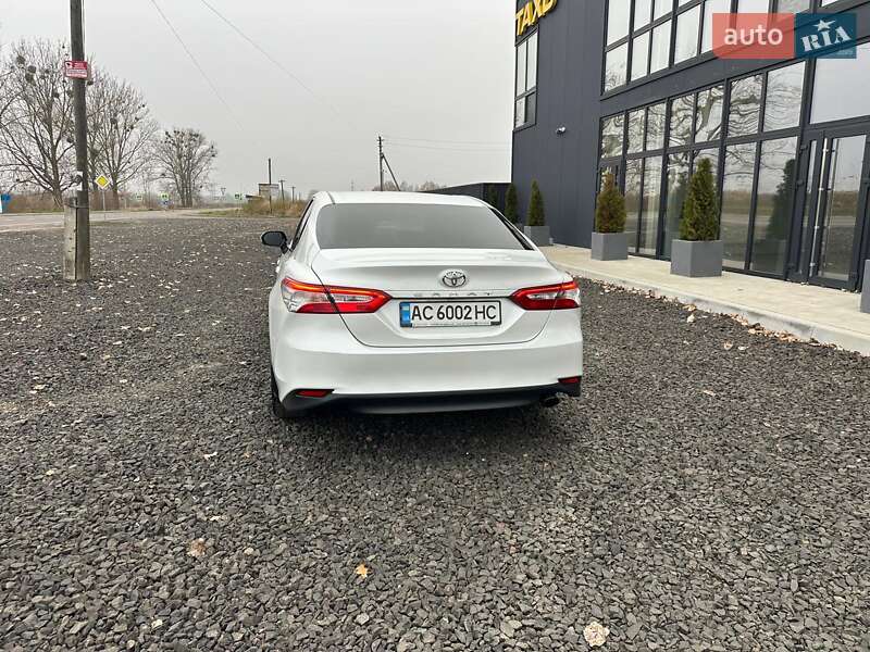 Седан Toyota Camry 2020 в Луцьку