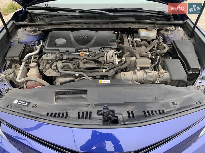 Седан Toyota Camry 2018 в Львове