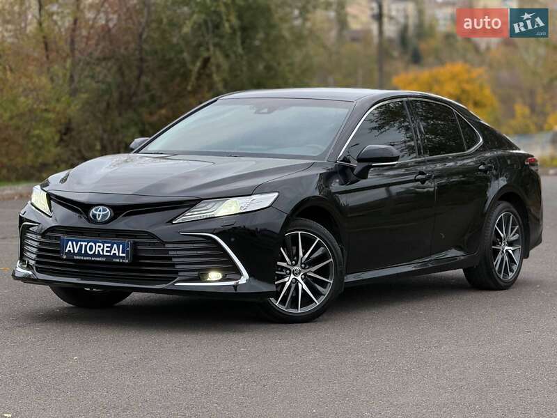 Седан Toyota Camry 2021 в Кривом Роге
