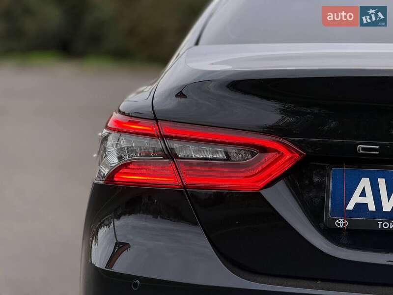 Седан Toyota Camry 2021 в Кривом Роге