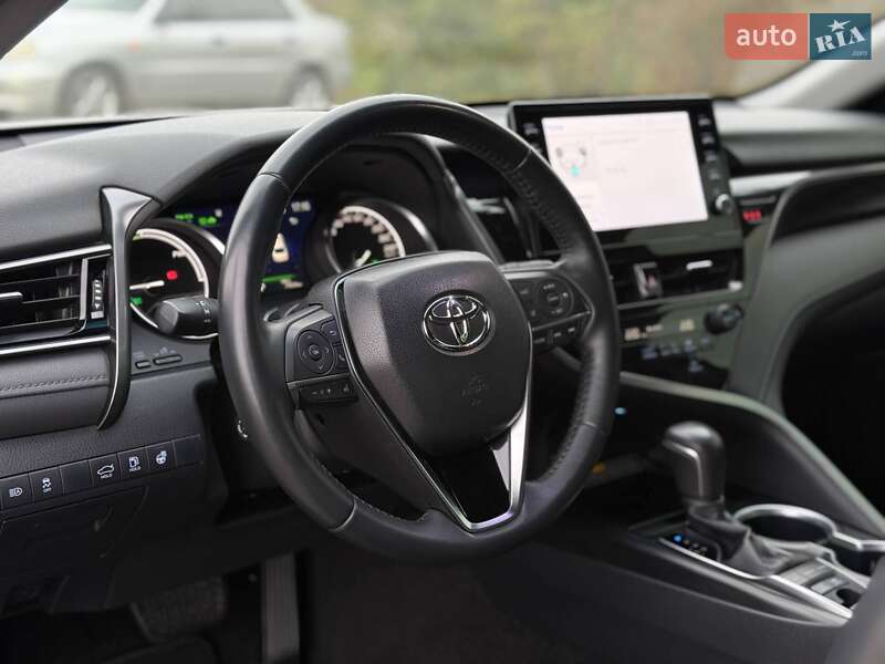 Седан Toyota Camry 2021 в Кривом Роге