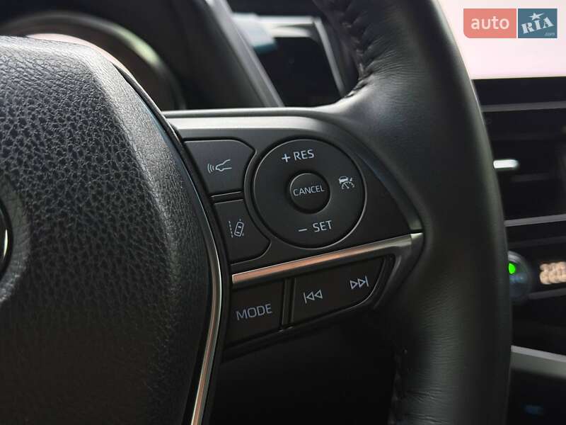 Седан Toyota Camry 2021 в Кривом Роге