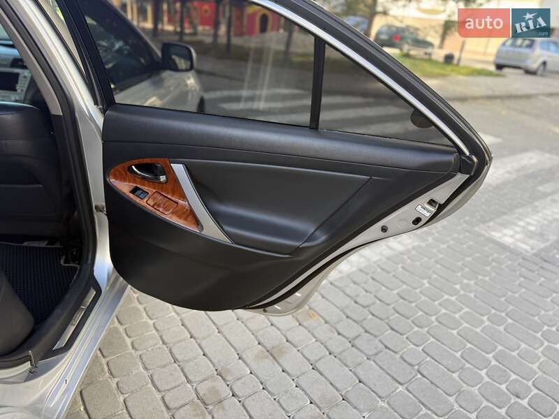 Седан Toyota Camry 2007 в Ивано-Франковске